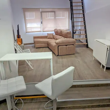 Singular Triplex En Zona Centrica *