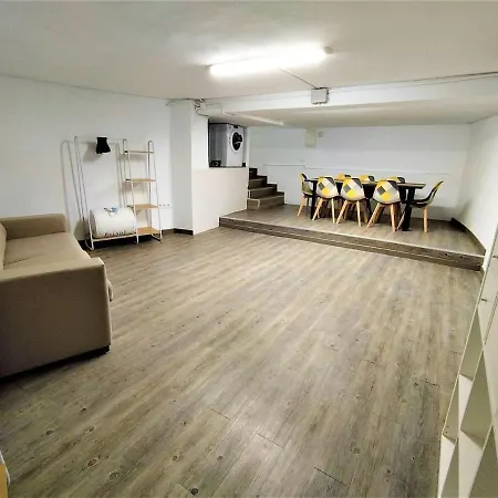 Singular Triplex En Zona Centrica فيجو