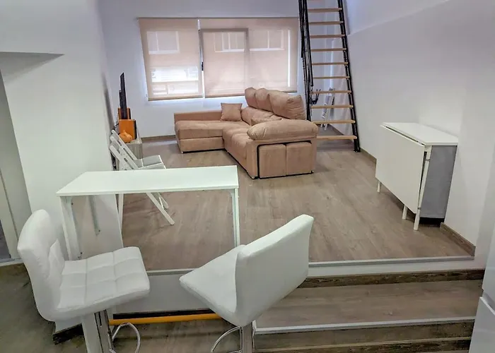 Singular Triplex En Zona Centrica *